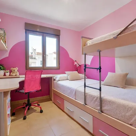 Villa Park, Casa Con Terraza Y Piscina Y Parking, Ideal Familias, Parking Incluido *