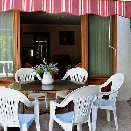 Villa Park, Casa Con Terraza Y Piscina Y Parking, Ideal Familias, Parking Incluido